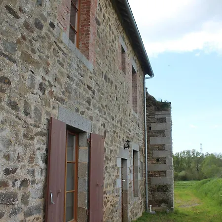La Maison Du Chateau De Vassy, Pres Du Mont Saint Michel
