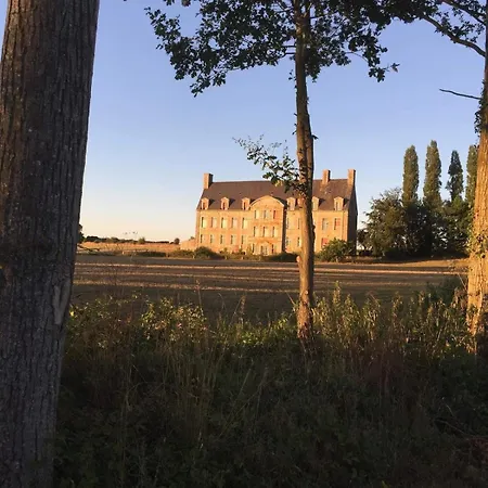 Ferienhaus La Maison Du Chateau De Vassy, Pres Du Mont Saint Michel *
