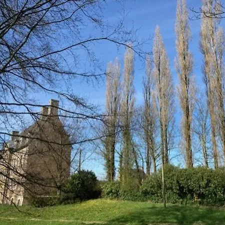 La Maison Du Chateau De Vassy, Pres Du Mont Saint Michel *