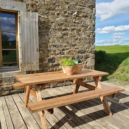 La Maison Du Chateau De Vassy, Pres Du Mont Saint Michel Ferienhaus