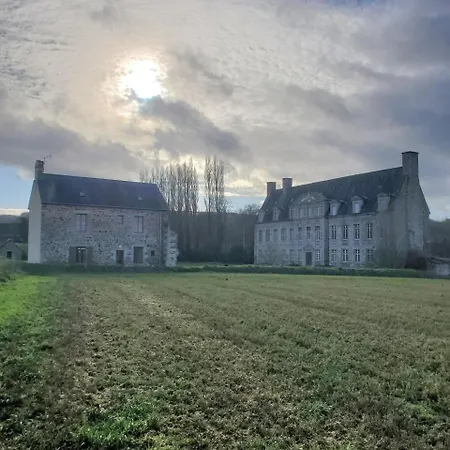 Ferienhaus La Maison Du Chateau De Vassy, Pres Du Mont Saint Michel Brécey
